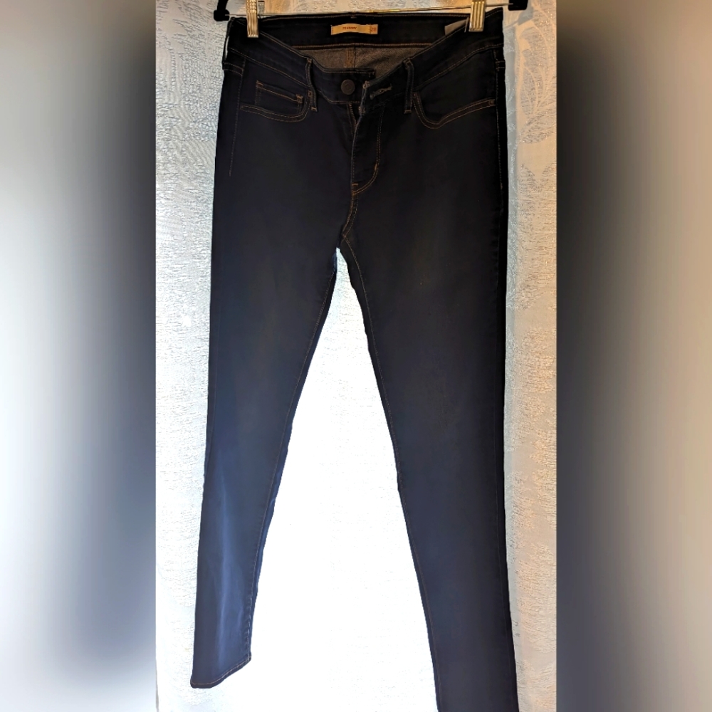 Levi's Jeans,dark wash, size 28